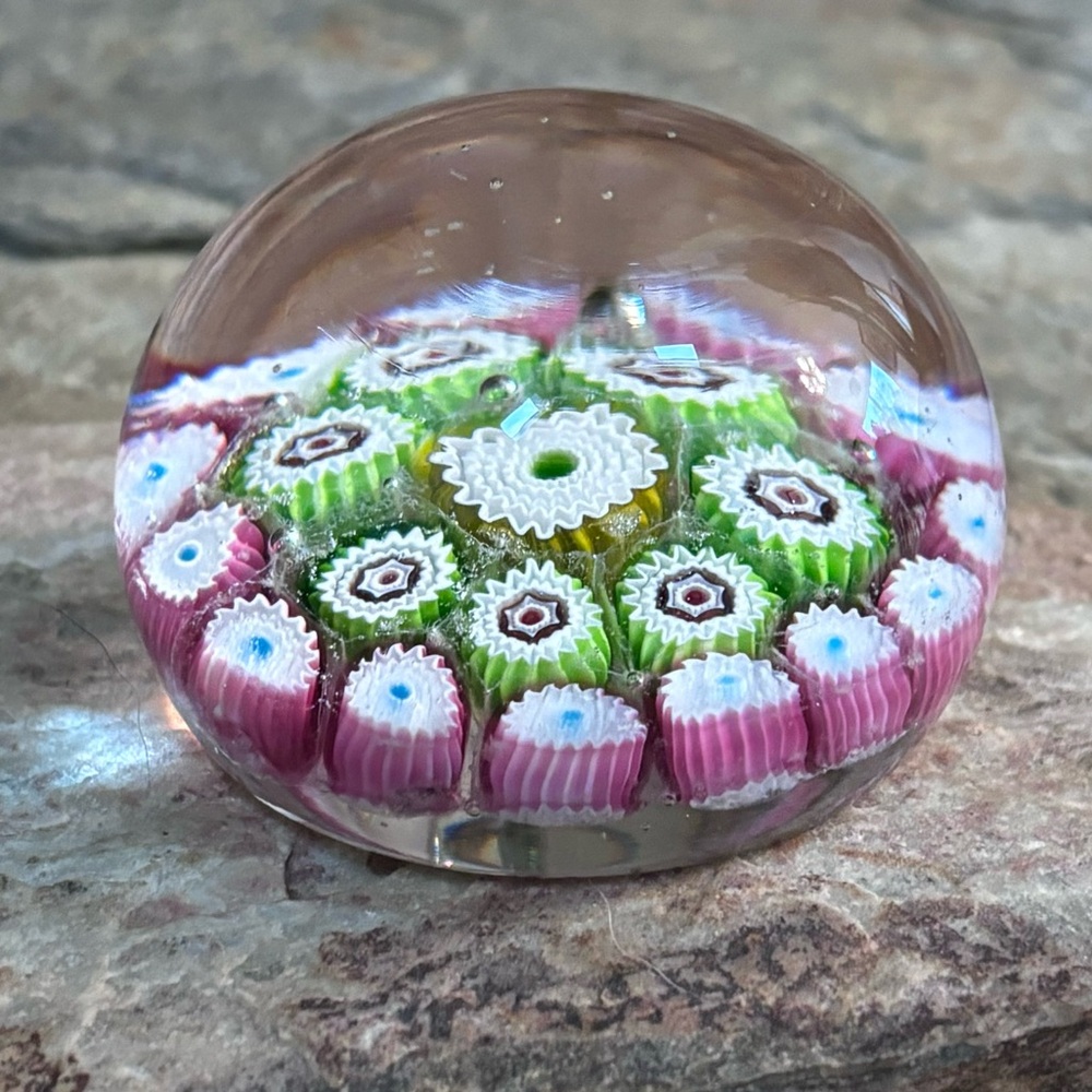 Dazzling Vintage Millefiori Glass Paperweight! - Picture 4 of 7
